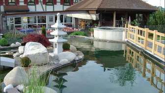 Gasthof & Koi-Gartenteich, Häusernmoos, Teich