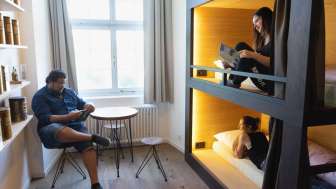 Ein Zimmer der Jugendherberge im Schloss