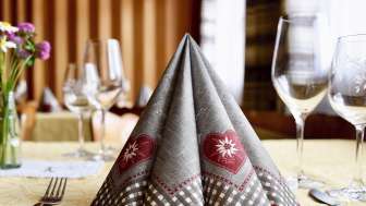 Alpenrose Bumbach Tischgedeck