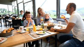 Fruehstuecken in der Schaukaeserei im Emmental