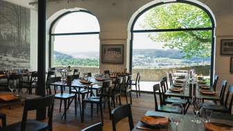 Das Restaurant im Schloss von innen