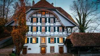 Bauernhaus im Abendlicht