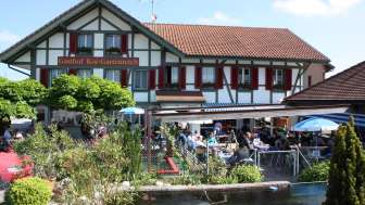 Gasthof & Koi-Gartenteich, Häusernmoos